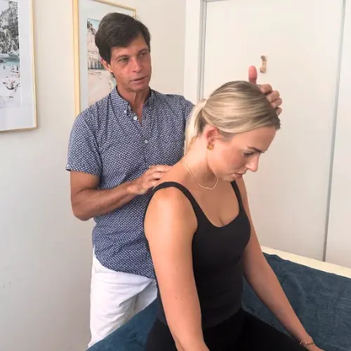 Dr Anton Gillezeau providing chiropractic care for neck pain in Bondi Junction
